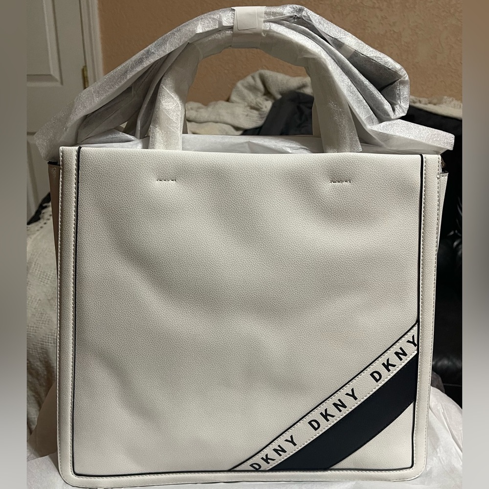 DKNY Bond North South Tote Bag White/black. Item # R94bzf35. BNWT!!